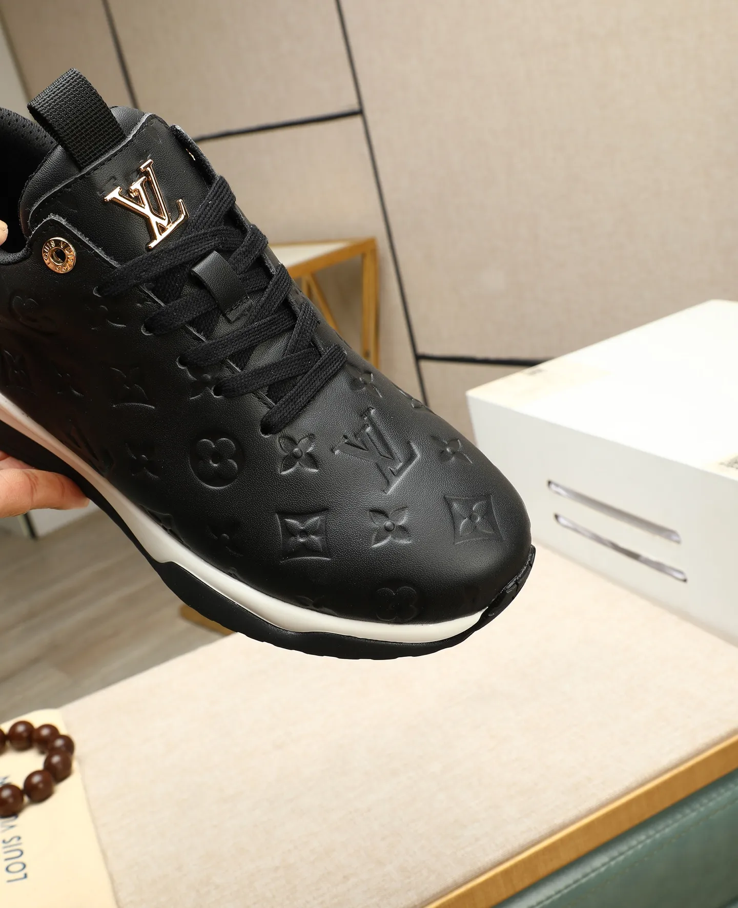 Men's shoes 💰520 📛📛【LOUIS VUITTON】Louis Vuitton official website synchronized new products 👟Milan fashion catwalk style 🇰🇾🇰🇾LV family logo, celebrity style, a must-have for fashionistas ⚠️First-layer calfskin ➕Mesh lining ➕Official website original version special outsole 👞Number 39-44 (38 45 46 customized)